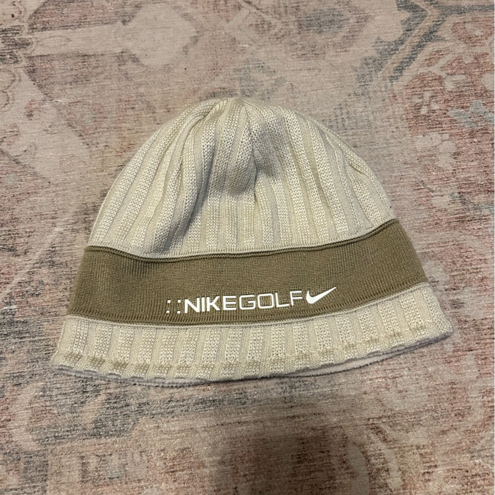 Nike Men’s Cream and Olive Golf Ribbed Beanie